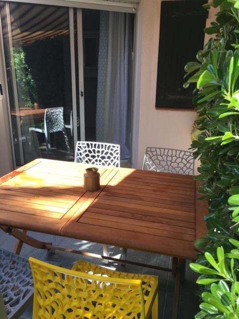 생시프리앙 Rez De Jardin + Terrasse Piscine Et Acces Direct Plage 아파트 외부 사진