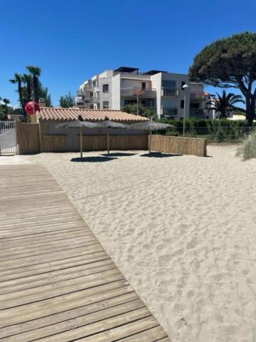 생시프리앙 Rez De Jardin + Terrasse Piscine Et Acces Direct Plage 아파트 외부 사진